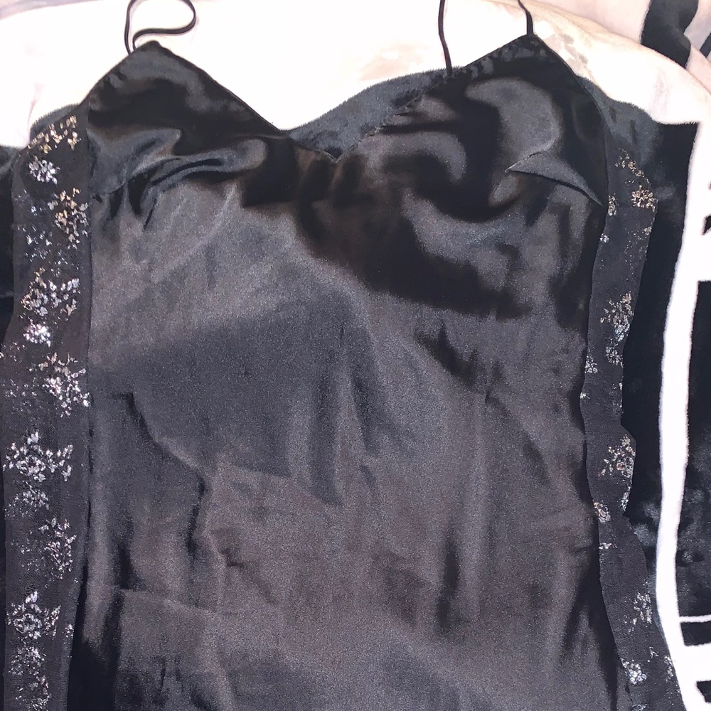 VICTORIA SECRET SILKY NIGHT GOWN!!! WOMENS SIZE XL